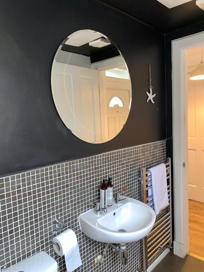 Charming 5-bed In Appartement